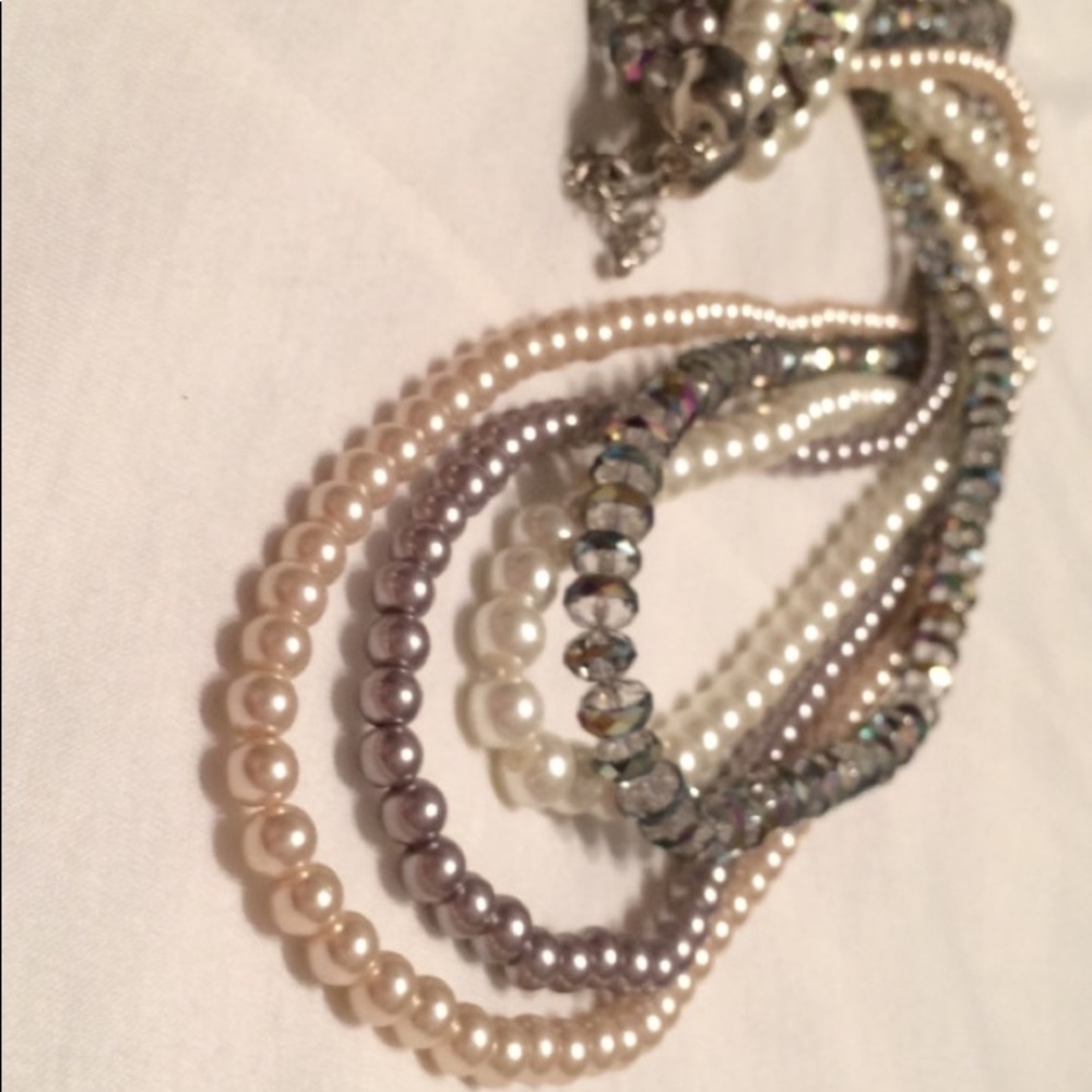 NWOT crystal necklace